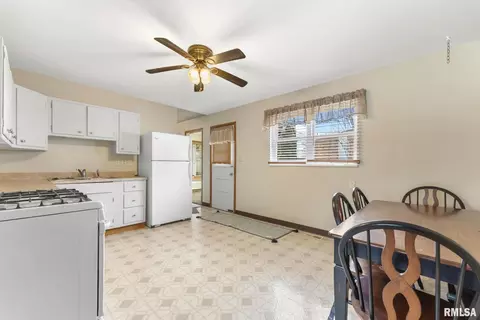4420 51st St, Moline, IL 61265 photo 5