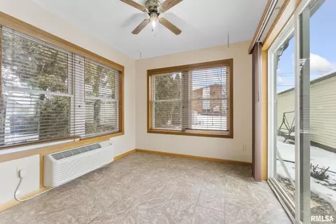 4420 51st St, Moline, IL 61265 photo 8