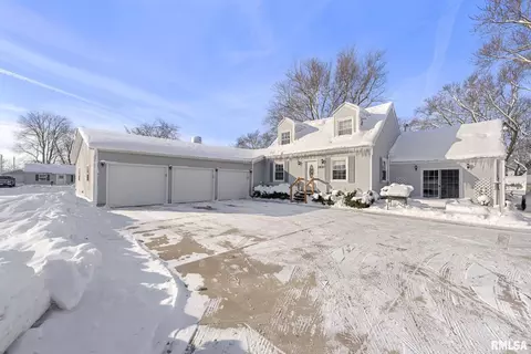 1620 Coyne Center Rd, Milan, IL 61264