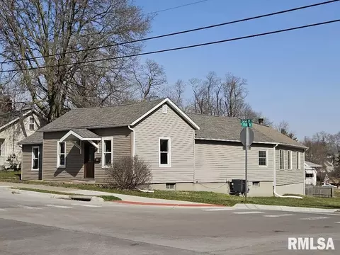 1503 Lucas St, Muscatine, IA 52761