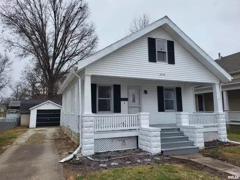 2048 Cedar St, Quincy, IL 62301