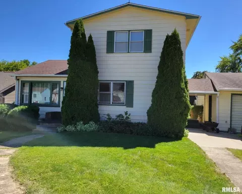 1705 E Lawn Dr, Savanna, IL 61074