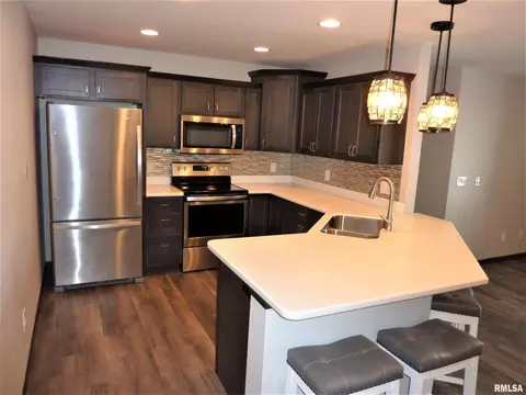 400 E Franklin St #103, Eldridge, IA 52748 photo 7