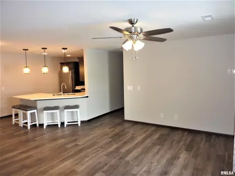 400 E Franklin St #103, Eldridge, IA 52748 photo 5
