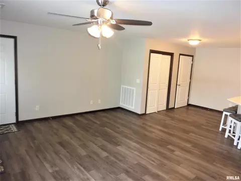400 E Franklin St #103, Eldridge, IA 52748 photo 10