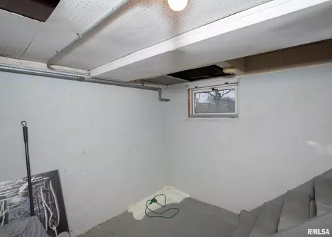 2010 2nd St, Moline, IL 61265 photo 27