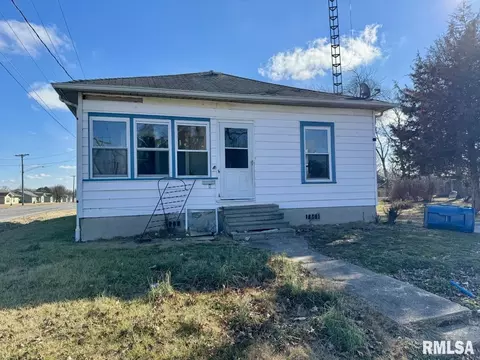 1212 Highland St, Benton, IL 62812