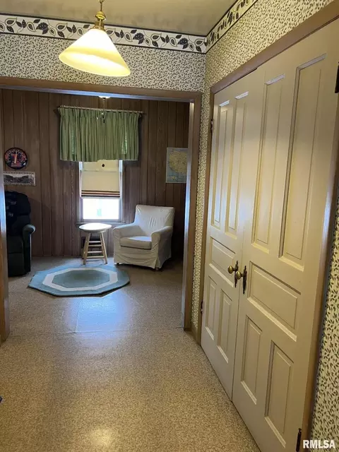 130 W Mill St, Kewanee, IL 61443 photo 17