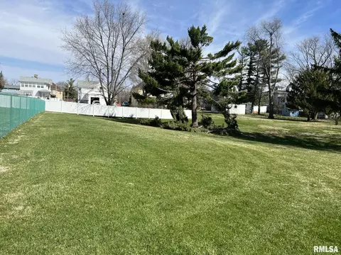 130 W Mill St, Kewanee, IL 61443 photo 7