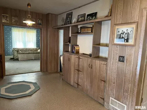 130 W Mill St, Kewanee, IL 61443 photo 22