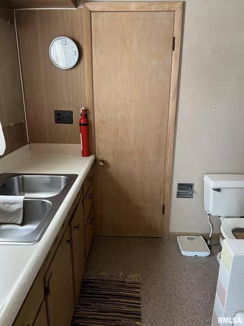 130 W Mill St, Kewanee, IL 61443 photo 30