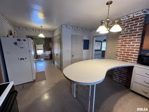 130 W Mill St, Kewanee, IL 61443 photo 14