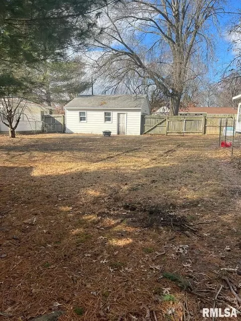 700 E Bryan St, Herrin, IL 62948 photo 24