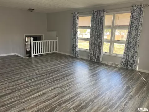 700 E Bryan St, Herrin, IL 62948 photo 12