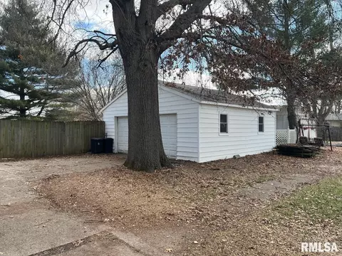 700 E Bryan St, Herrin, IL 62948 photo 25