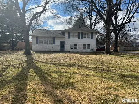 700 E Bryan St, Herrin, IL 62948 photo 2