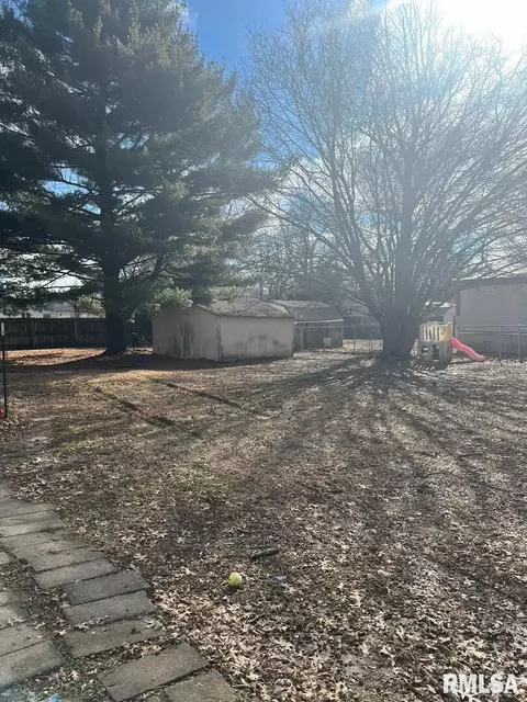 700 E Bryan St, Herrin, IL 62948 photo 23