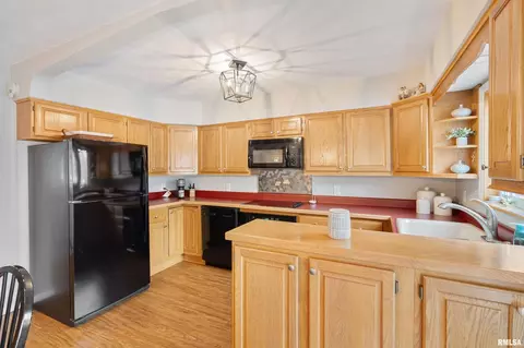509 E Main St, Geneseo, IL 61254 photo 10