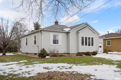 509 E Main St, Geneseo, IL 61254 photo 3