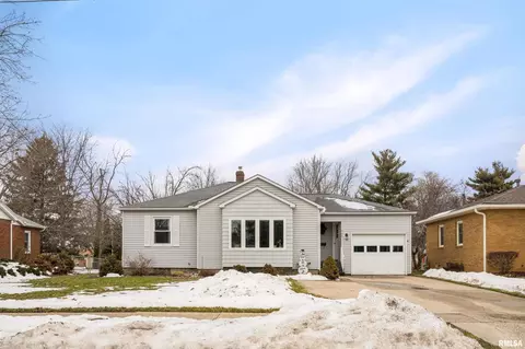 509 E Main St, Geneseo, IL 61254 photo 2