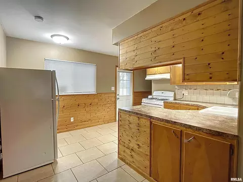 434 7th St E, Milan, IL 61264 photo 9