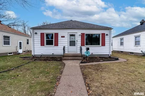 712 W 31st St, Davenport, IA 52804