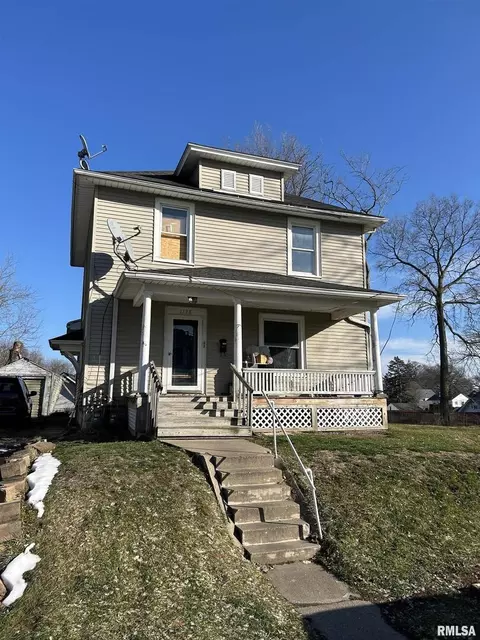 1178 26th St #A, Moline, IL 61265