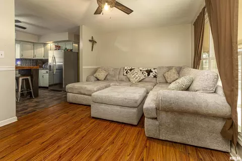 2220 N Weaver Rd, Herrin, IL 62948 photo 5