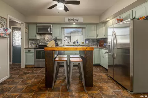 2220 N Weaver Rd, Herrin, IL 62948 photo 8