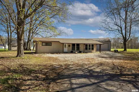 2220 N Weaver Rd, Herrin, IL 62948