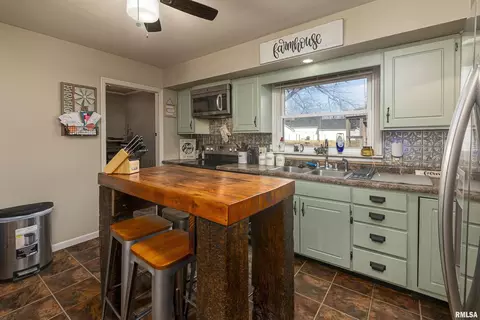 2220 N Weaver Rd, Herrin, IL 62948 photo 9