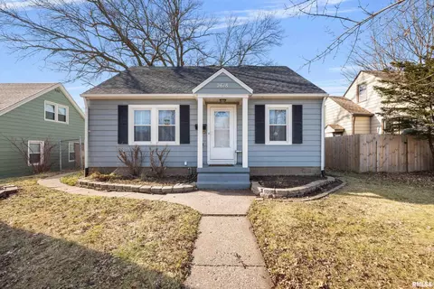 2618 Wilkes Ave, Davenport, IA 52804