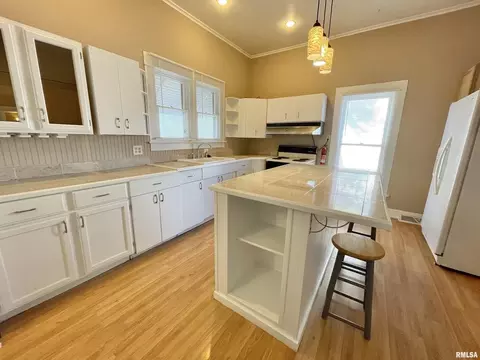 709 S 16th St, Herrin, IL 62948 photo 11
