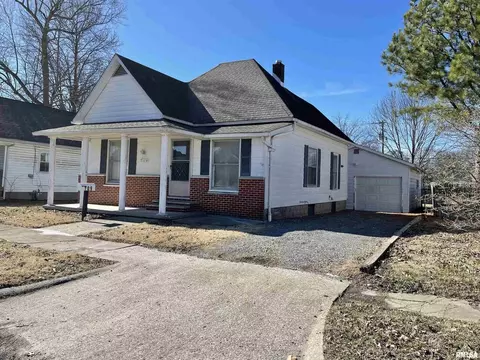 709 S 16th St, Herrin, IL 62948