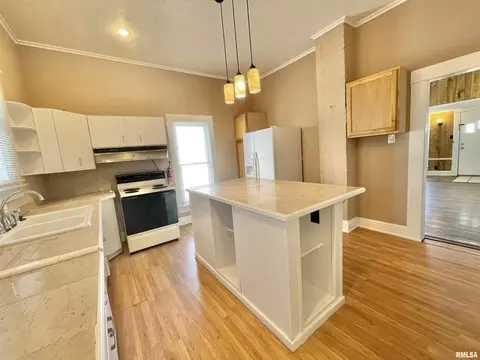 709 S 16th St, Herrin, IL 62948 photo 10