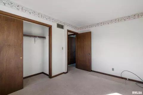 3333 35th Ave, Moline, IL 61265 photo 10