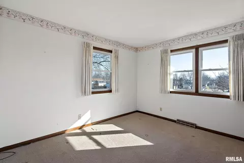 3333 35th Ave, Moline, IL 61265 photo 9