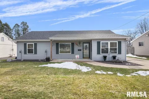 1056 E Fremont St, Galesburg, IL 61401
