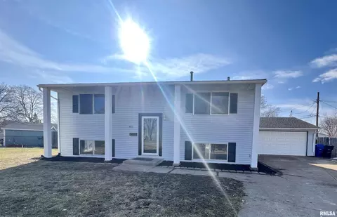 4611 49th Street Ct, Moline, IL 61265