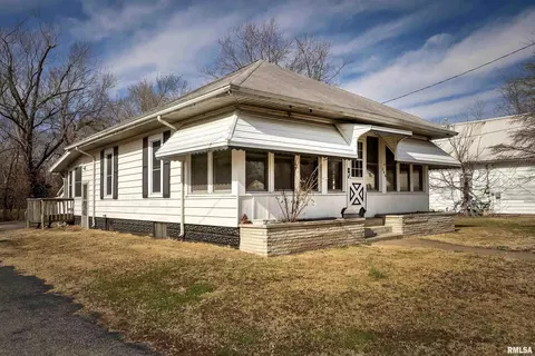206 S Fair St, Marion, IL 62959