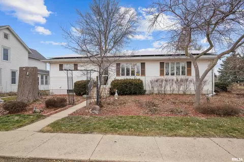 206 E Lincolnway St, Wheatland, IA 52777