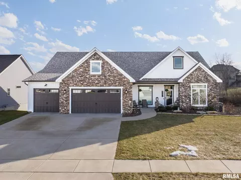 6111 Hess Ct, Bettendorf, IA 52722