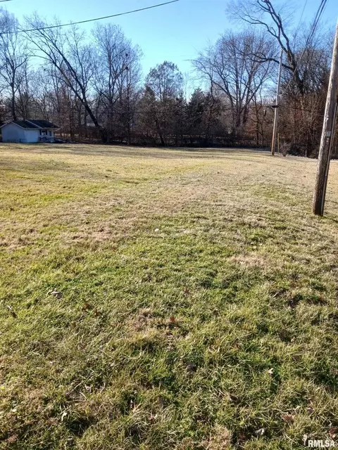 399 Park Lane St, Herrin, IL 62948 photo 5