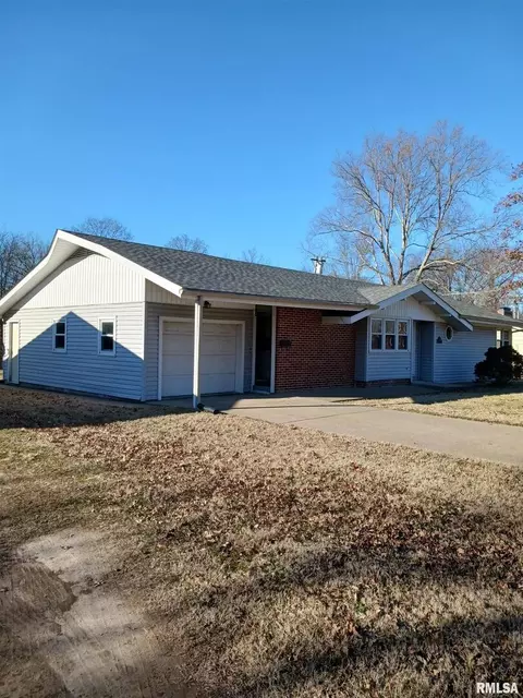 399 Park Lane St, Herrin, IL 62948 photo 10