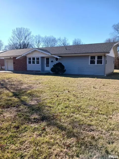 399 Park Lane St, Herrin, IL 62948 photo 3