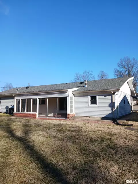 399 Park Lane St, Herrin, IL 62948 photo 8
