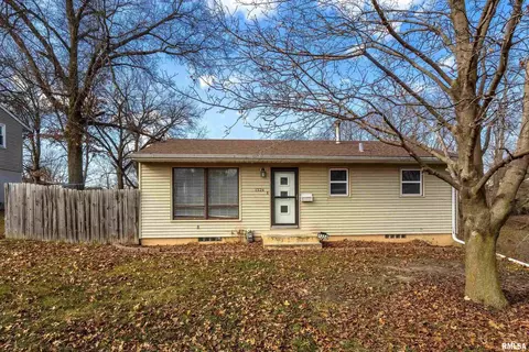 1324 23rd St, Bettendorf, IA 52722