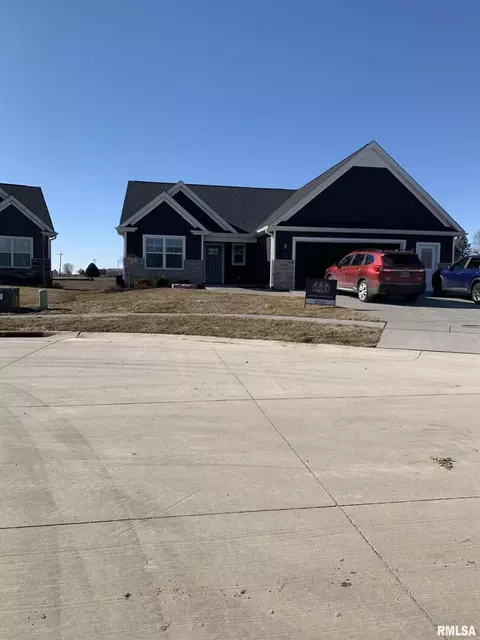 1506 Colonial Ct, Eldridge, IA 52748