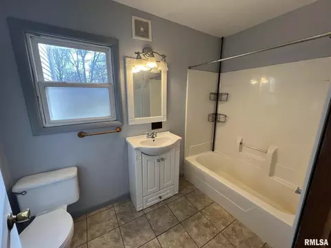 312 E Gale St, Williamsfield, IL 61489 photo 21