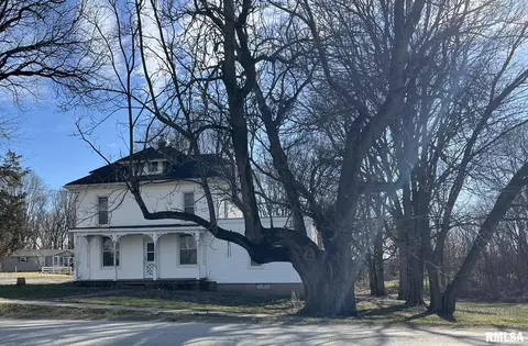312 E Gale St, Williamsfield, IL 61489 photo 2